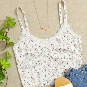 Never Worn Ditsy floral ruched tank w/ frill trim